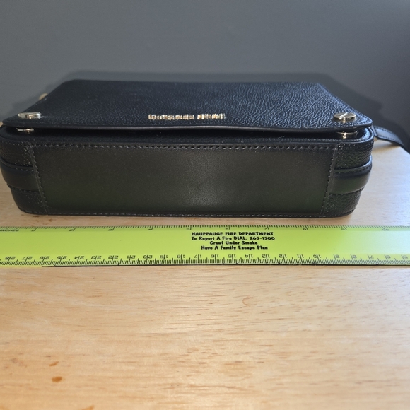 Michael Kors Black Jet Set Crossbody Bag - Picture 3 of 6